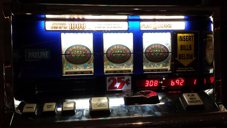 Lucky slot machine jackpot lights for AG Gaming progressive jackpot games